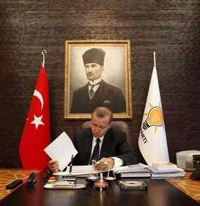 İşte Başbakan Erdoğanın Çalışma Odası! [Foto Galeri]