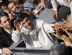 İran Seçimlerinde Ahmedinejad Önde Gidiyor